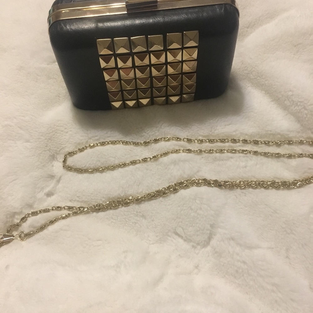 Stud clutch